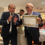 il Delegato Garzelli consegna le insegne al neo Accademico Ferrero