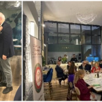 Delegato Vinelli appunta distintivo al nuovo Accademico Calzone; un momento conviviale