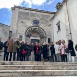 Accademici davanti alla Basilica di Santa Maria del Colle a Pescocostanzo